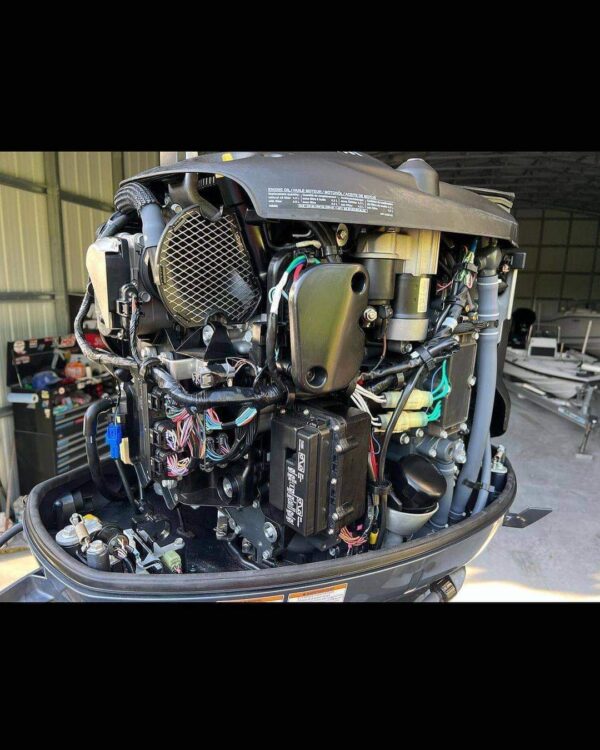 Fairly used Yamaha 200HP 4-stroke Outboard Engine - Image 2