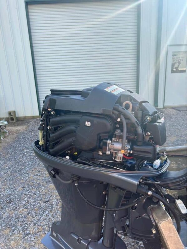 Fairly used Yamaha 40hp 4-Stroke Outboard engine - Image 2
