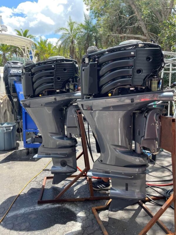 2021 fairly used Yamaha 200hp 4-Stroke Outboard engine - Image 2