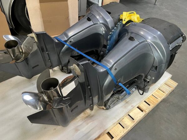 2016 Twin Yamaha 250hp 4-Stroke Outboard engine - Image 2