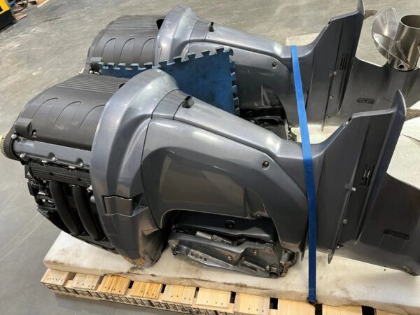 2016 Twin Yamaha 250hp 4-Stroke Outboard engine - Image 3