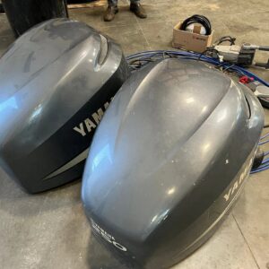 2016 Twin Yamaha 250hp 4-Stroke Outboard engine
