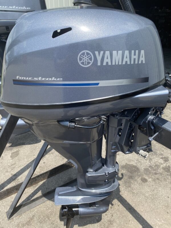 Fairly used Yamaha 25hp 4-Stroke Outboard engine - Image 3