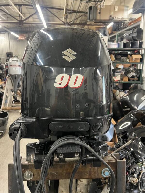 Fairly used Suzuki 90HP 4-Stroke Outboard engine - Image 3