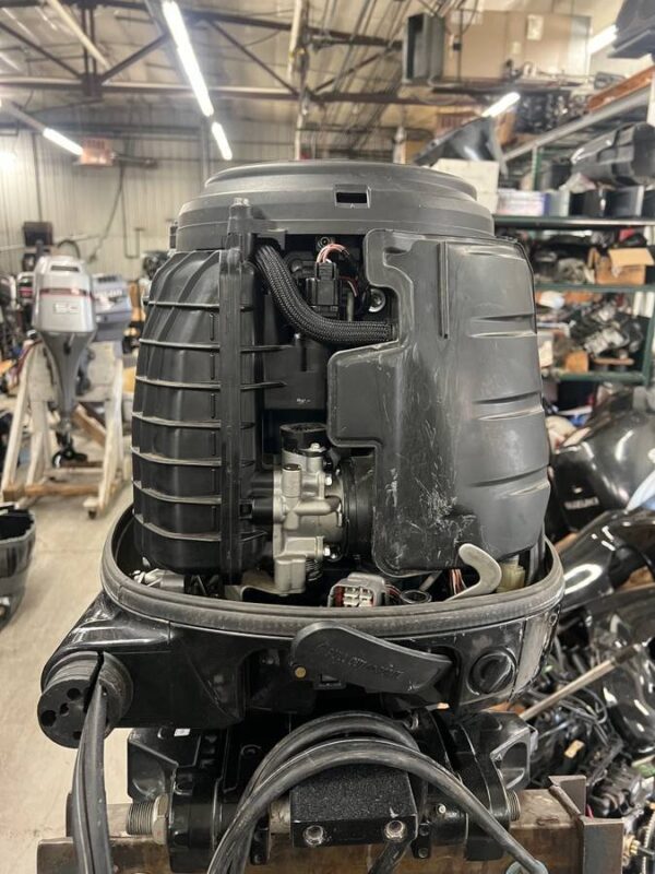 Fairly used Suzuki 90HP 4-Stroke Outboard engine - Image 2