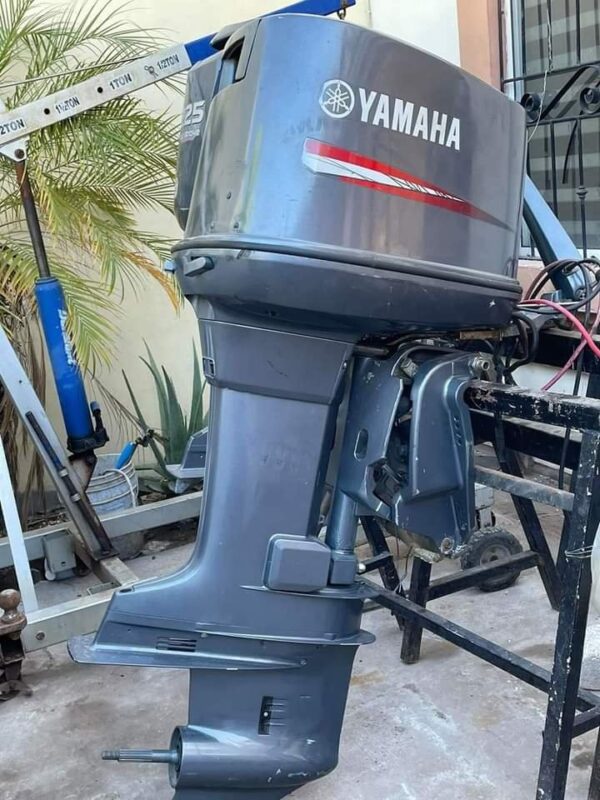 Fairly used Yamaha 200hp 2-Stroke outboard engine - Image 2