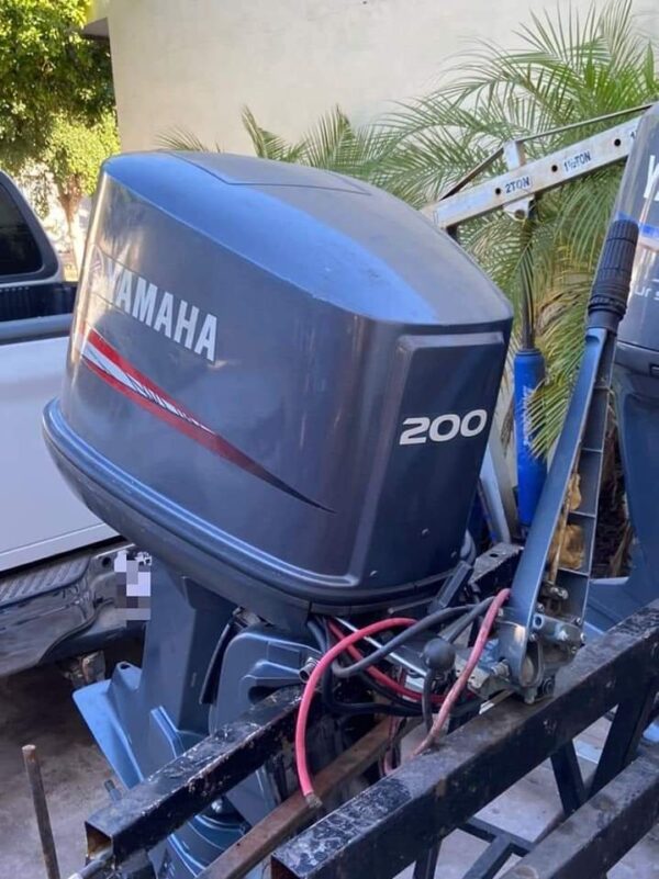 Fairly used Yamaha 200hp 2-Stroke outboard engine - Image 3