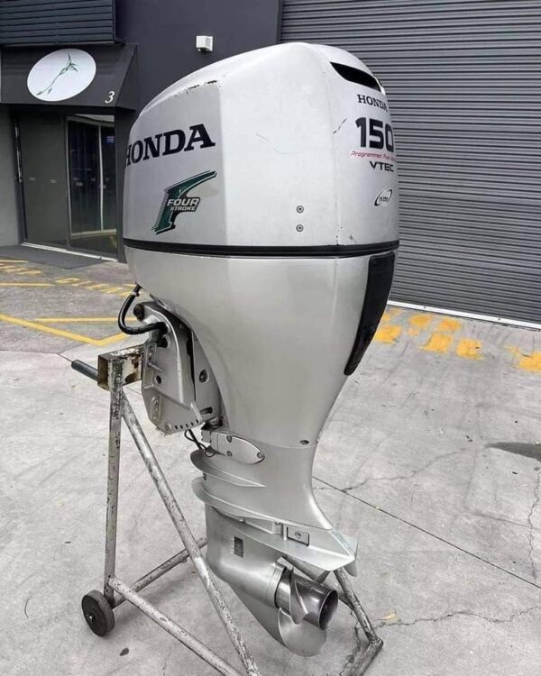 2017 Honda 150HP 4-Strokes Outboard engine.