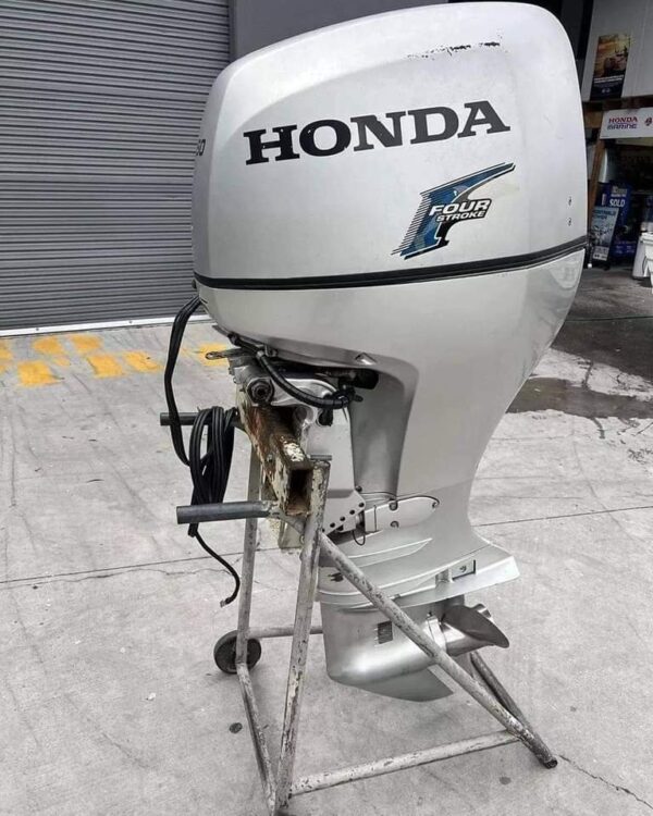 2017 Honda 150HP 4-Strokes Outboard engine. - Image 3