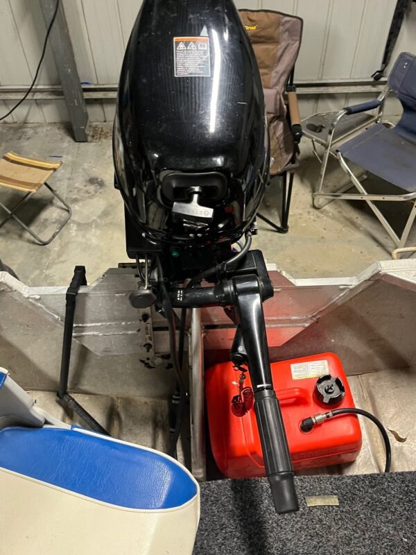 Fairly used 15hp Suzuki 4-Stroke Outboard engine - Image 2