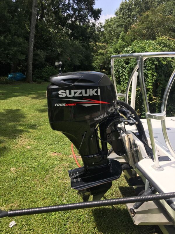 Fairly used Suzuki 60hp 4-Stroke Outboard engine - Image 3