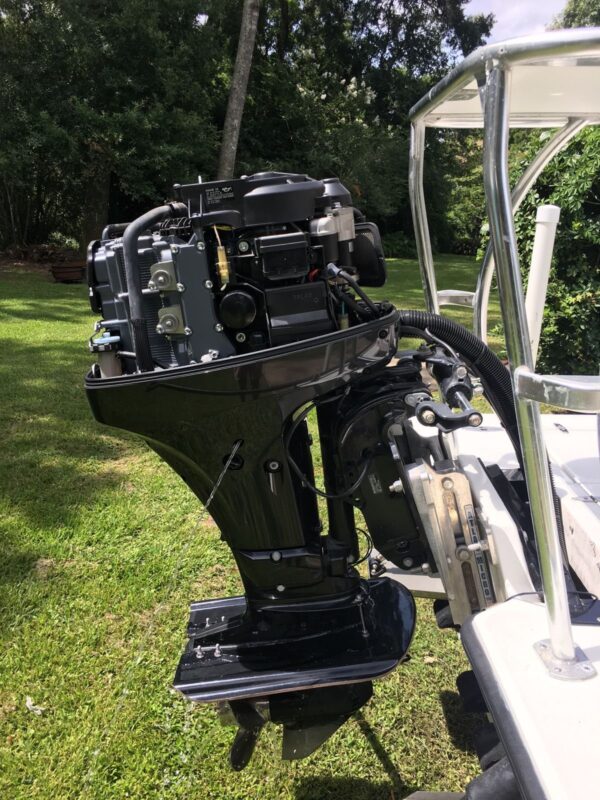 Fairly used Suzuki 60hp 4-Stroke Outboard engine - Image 2