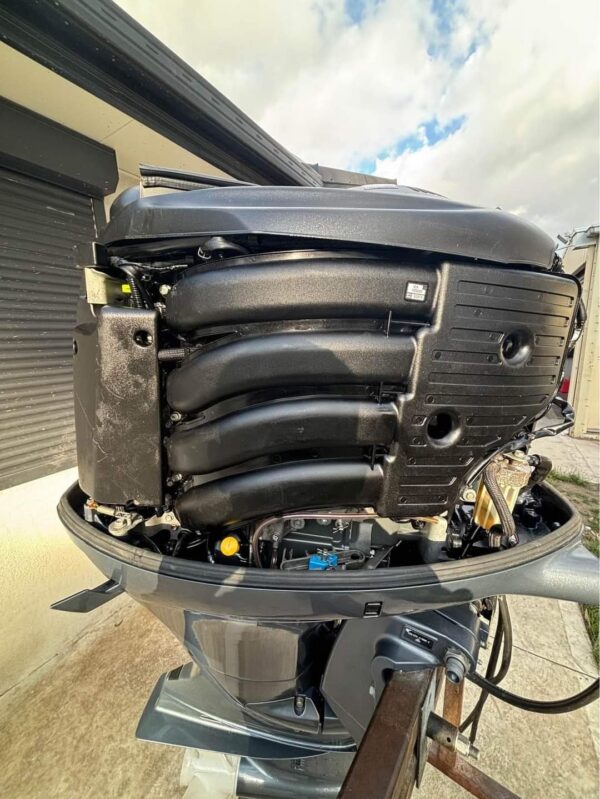Fairly used Yamaha 175hp 4-Stroke Outboard engine - Image 3