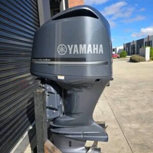 2018 Yamaha 300HP V8 outboard engine